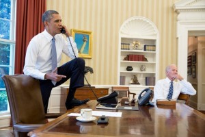 Obama foot on desk